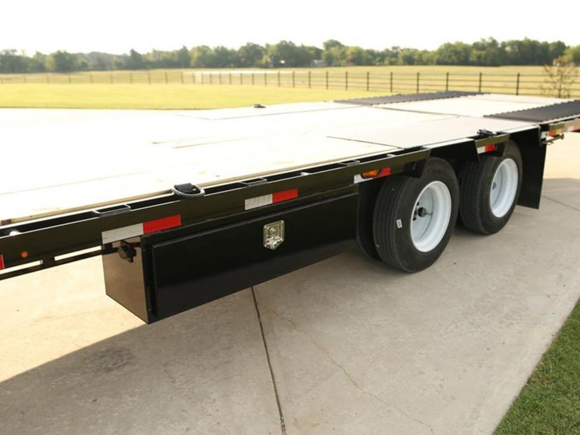 Lamar FG Gooseneck Hydraulic Dovetail Trailer - Stryker Dealership Group