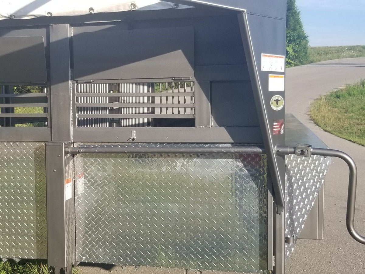 Round House Industries Gooseneck Livestock Trailer