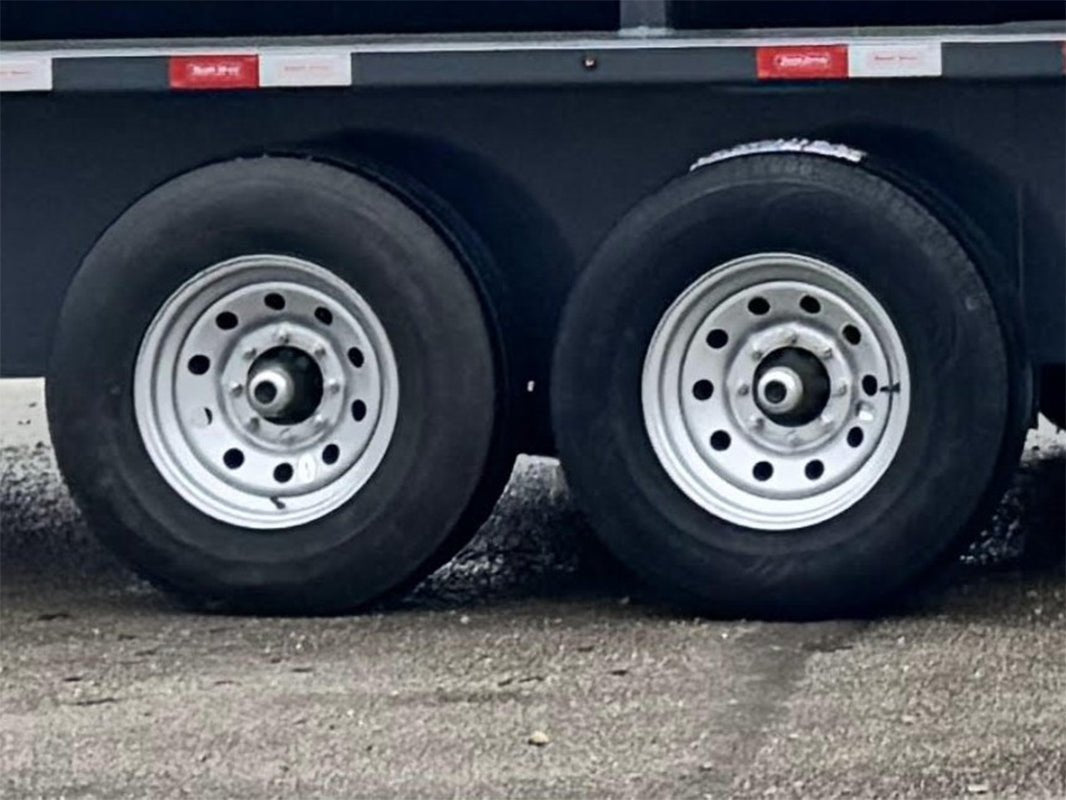 Round House Industries Gooseneck Livestock Trailer
