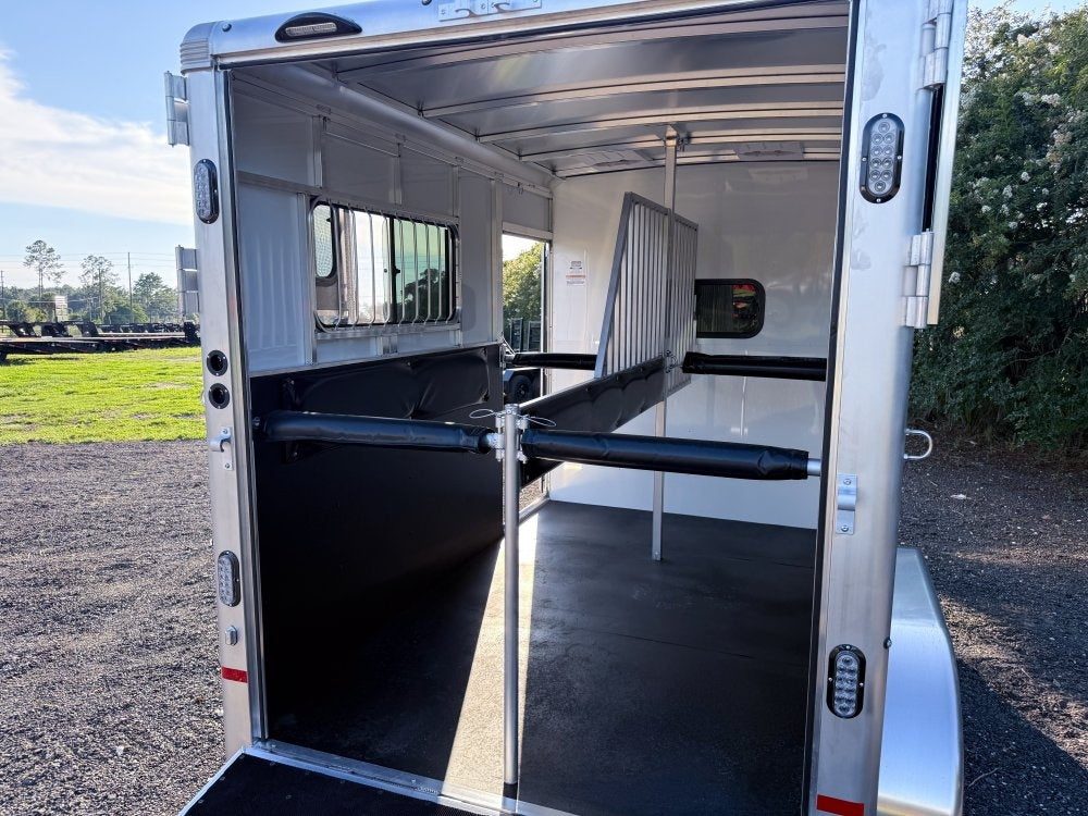 Sundowner 2 Horse Charter SE - Silver - (2) 3500lb Axles - 2 Horse - Horse Trailers - TrailerSwap