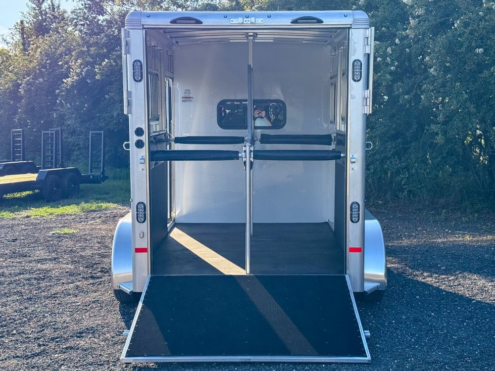 Sundowner 2 Horse Charter SE - Silver - (2) 3500lb Axles - 2 Horse - Horse Trailers - TrailerSwap