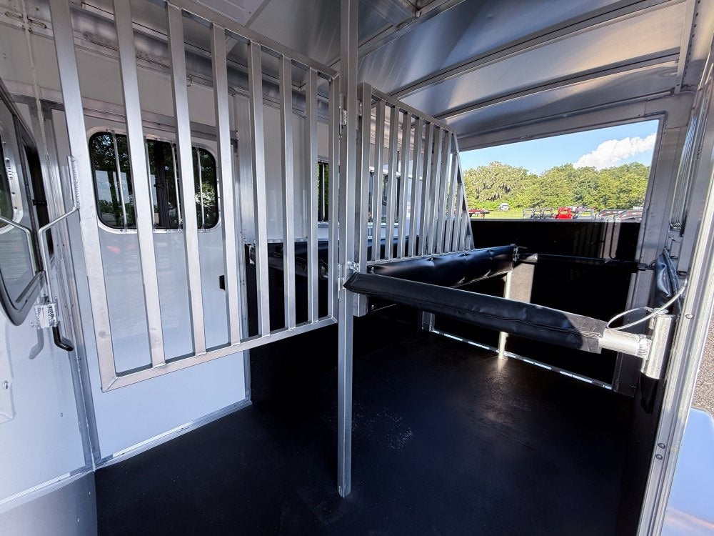 Sundowner 2 Horse Charter SE - Silver - (2) 3500lb Axles - 2 Horse - Horse Trailers - TrailerSwap