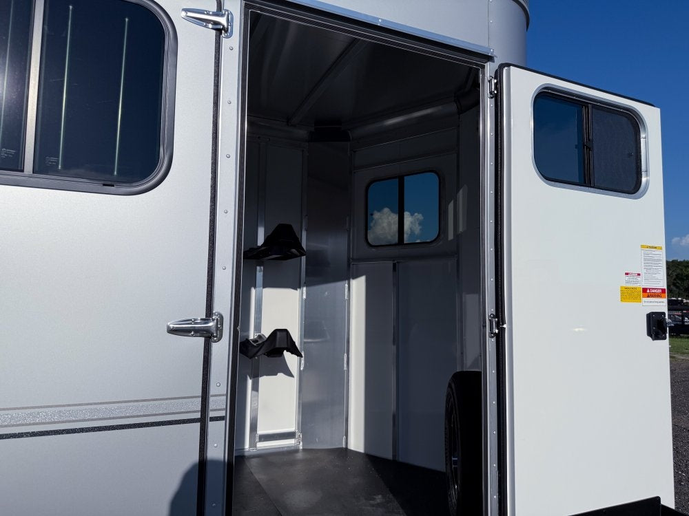 Sundowner 2 Horse Charter SE - Silver - (2) 3500lb Axles - 2 Horse - Horse Trailers - TrailerSwap