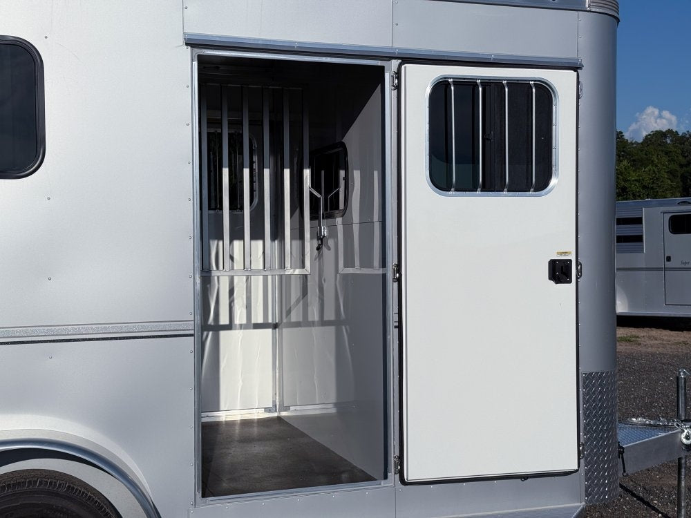 Sundowner 2 Horse Charter SE - Silver - (2) 3500lb Axles - 2 Horse - Horse Trailers - TrailerSwap