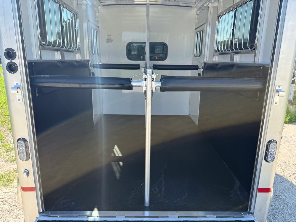 Sundowner 2 Horse Charter SE - White - (2) 3500lb Axles - 2 Horse - Horse Trailers - TrailerSwap