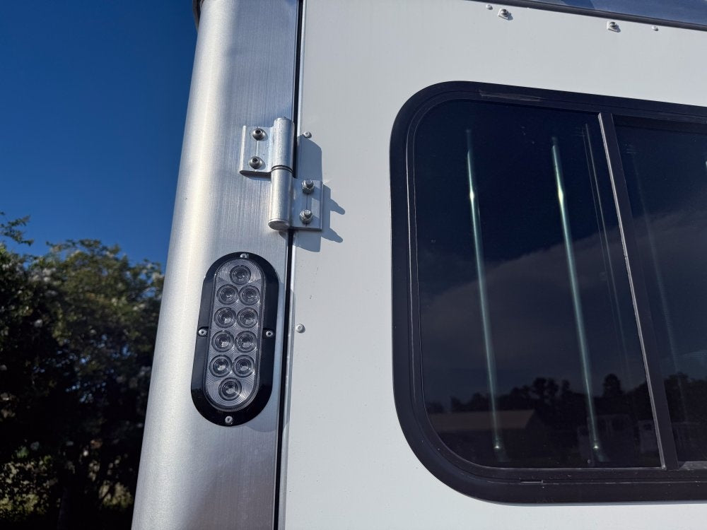 Sundowner 2 Horse Super Sport - White - Porch Lights - 2 Horse - Horse Trailers - TrailerSwap