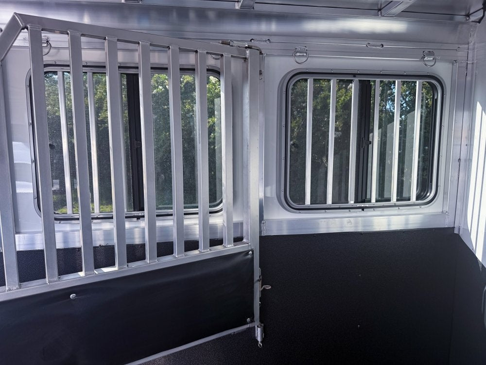 Sundowner 2 Horse Super Sport - White - Porch Lights - 2 Horse - Horse Trailers - TrailerSwap