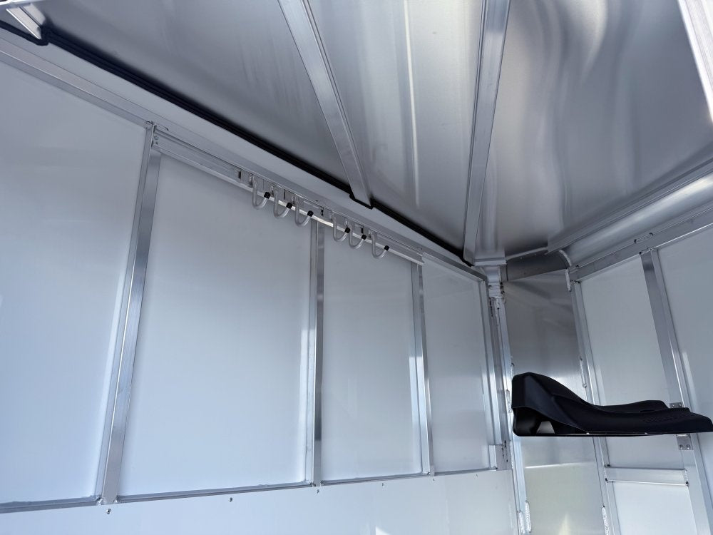 Sundowner 2 Horse Super Sport - White - Porch Lights - 2 Horse - Horse Trailers - TrailerSwap