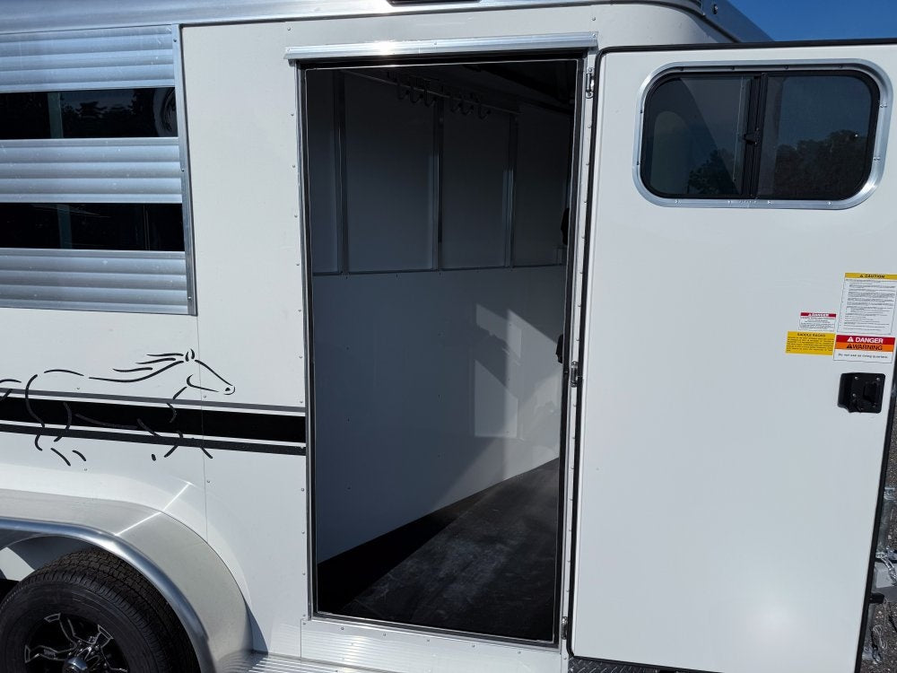 Sundowner 2 Horse Super Sport - White - Porch Lights - 2 Horse - Horse Trailers - TrailerSwap