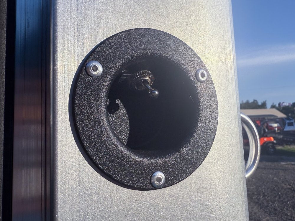 Sundowner Charter SE 2+1 Gooseneck Straight Load - White w/Stainless Nose (2) 5,200lb Axles - Side R - 2 Horse - Horse Trailers - TrailerSwap