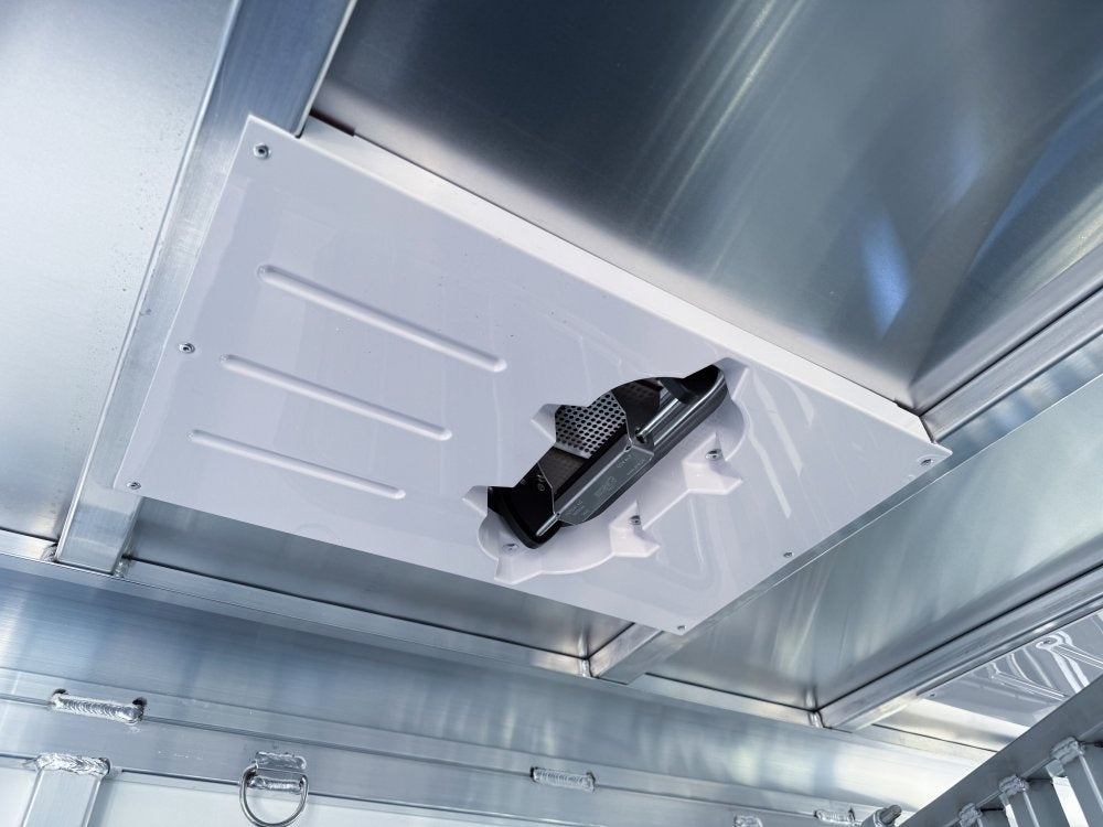 Sundowner Super Tack 3 Horse w/ Large Tack Room and Water Tank - White (2) 5,200lb Axles - 3 Horse - Horse Trailers - TrailerSwap