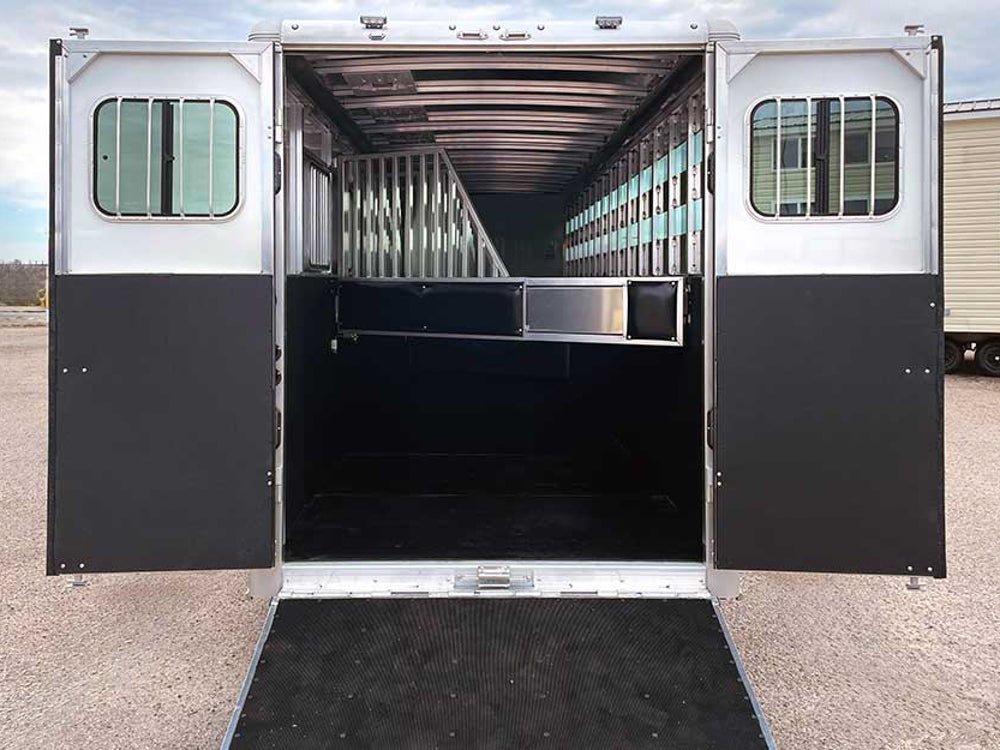 Super Sport Gooseneck Horse Trailer - Stryker Dealership Group
